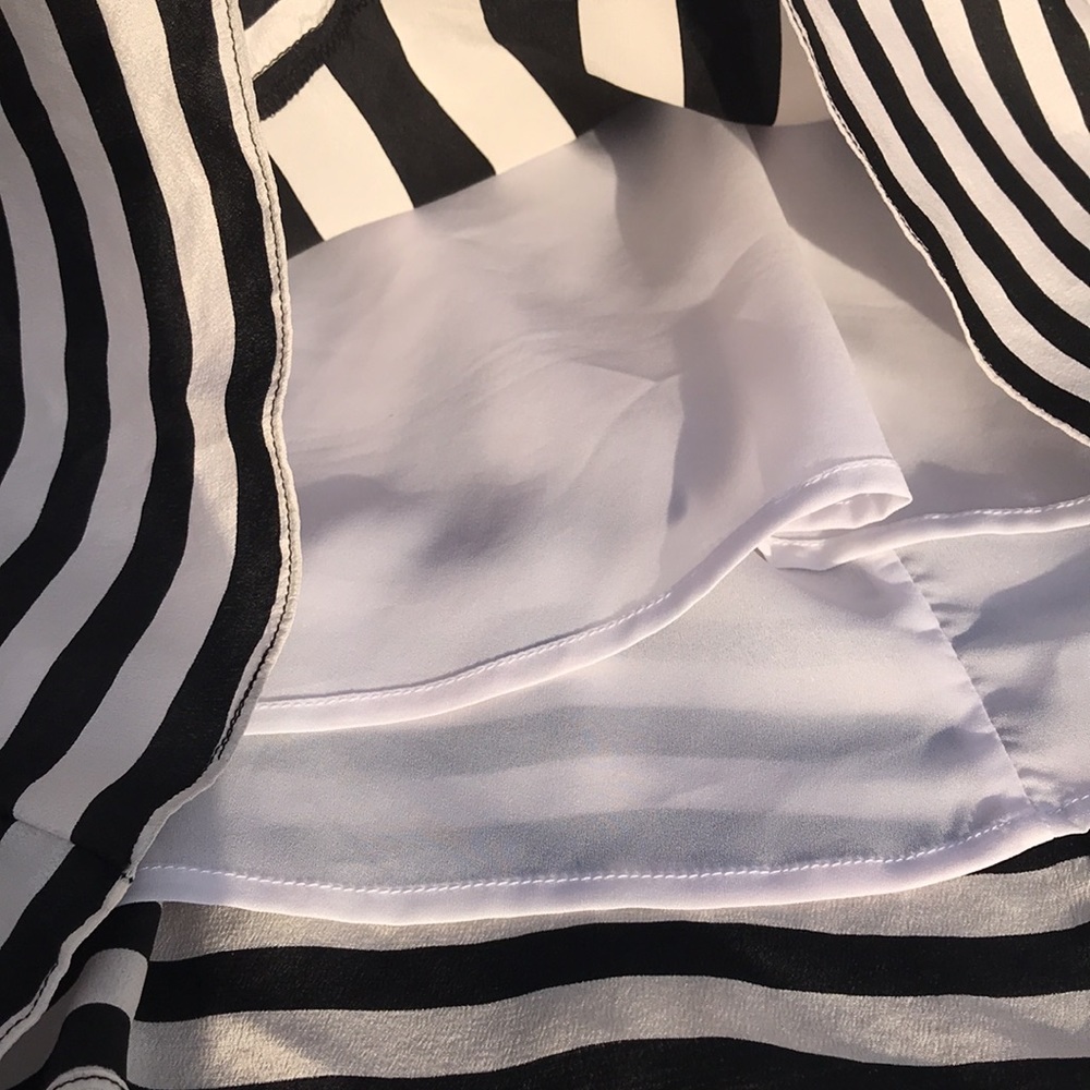 🎯NWOT BCBGMaxAzria Dana Stripe Open Back Halter Top - Picture 5 of 13